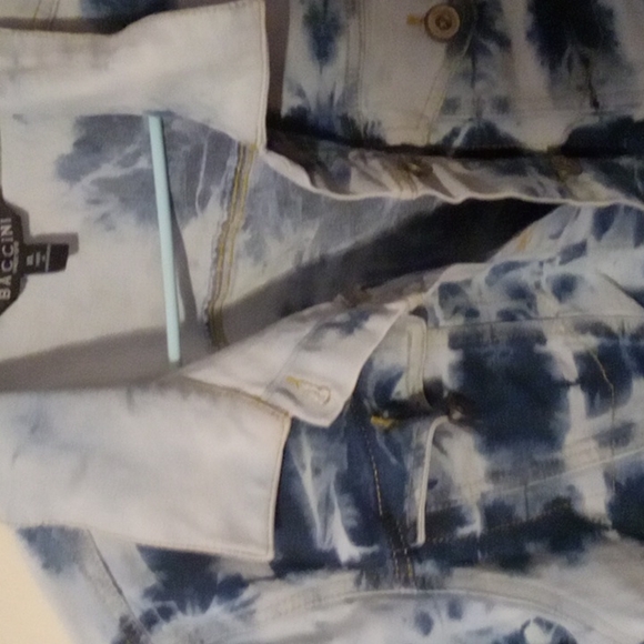 Jean jacket - Picture 2 of 3